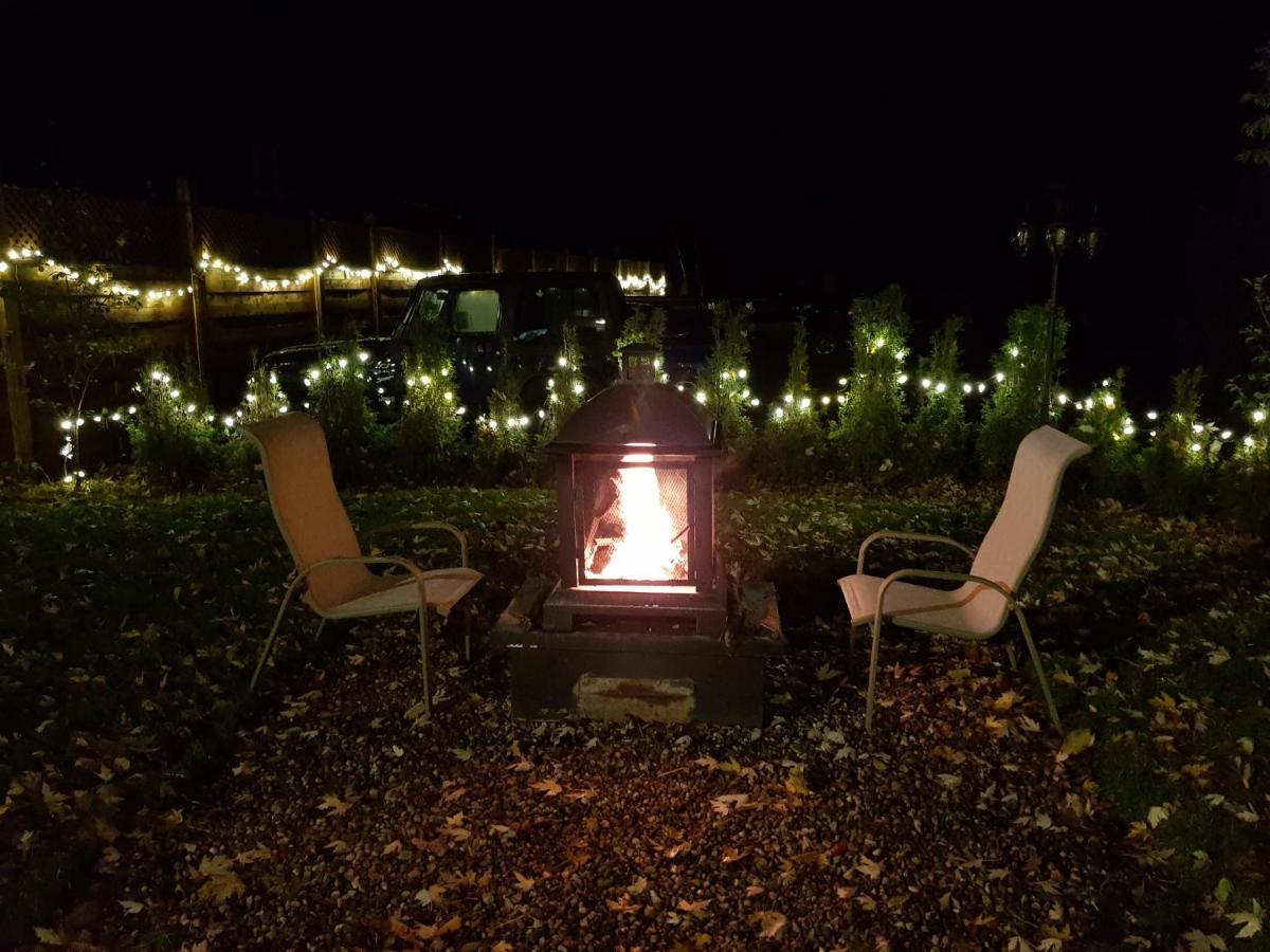 Kokomo Inn Bed And Breakfast Ottawa-Gatineau'S Only Tropical Riverfront B&B On The National Capital Cycling Pathway Route Verte #1 - For Adults Only - Chambre D'Hotes Tropical Aux Berges Des Outaouais Bnb #17542O Ngoại thất bức ảnh