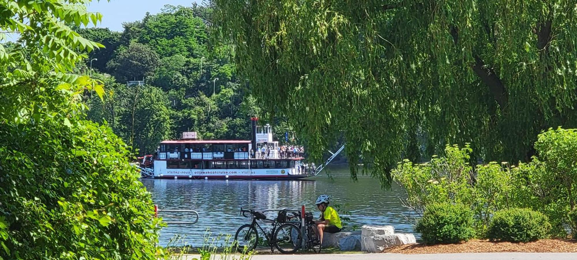 Kokomo Inn Bed And Breakfast Ottawa-Gatineau'S Only Tropical Riverfront B&B On The National Capital Cycling Pathway Route Verte #1 - For Adults Only - Chambre D'Hotes Tropical Aux Berges Des Outaouais Bnb #17542O Ngoại thất bức ảnh