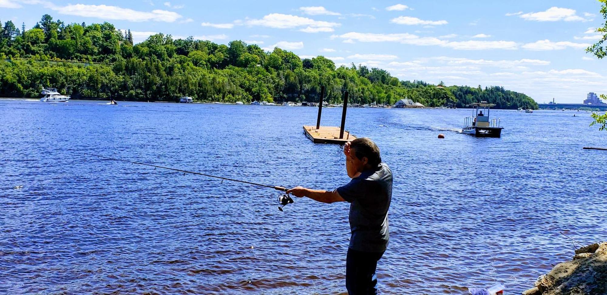 Kokomo Inn Bed And Breakfast Ottawa-Gatineau'S Only Tropical Riverfront B&B On The National Capital Cycling Pathway Route Verte #1 - For Adults Only - Chambre D'Hotes Tropical Aux Berges Des Outaouais Bnb #17542O Ngoại thất bức ảnh