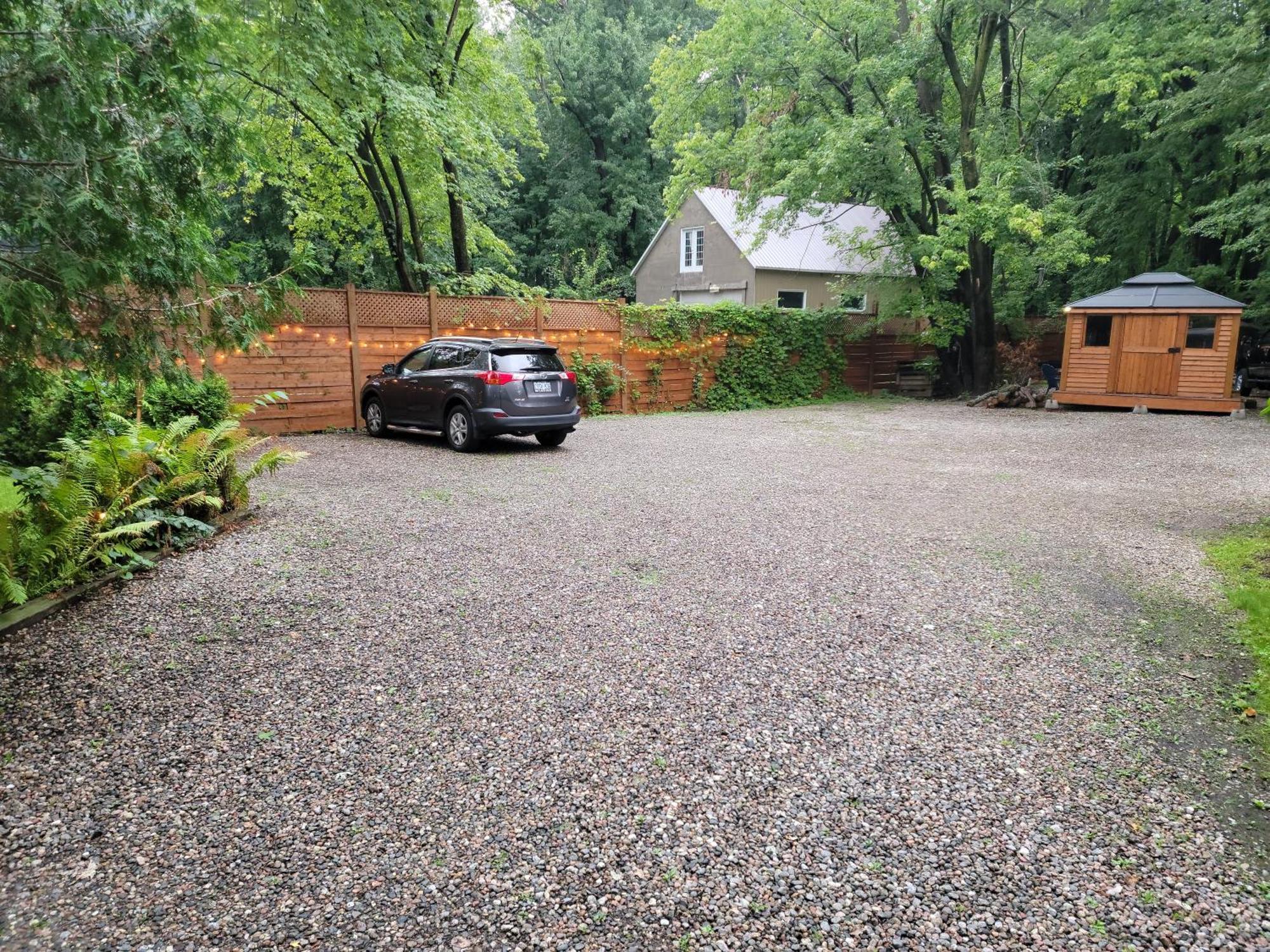 Kokomo Inn Bed And Breakfast Ottawa-Gatineau'S Only Tropical Riverfront B&B On The National Capital Cycling Pathway Route Verte #1 - For Adults Only - Chambre D'Hotes Tropical Aux Berges Des Outaouais Bnb #17542O Ngoại thất bức ảnh