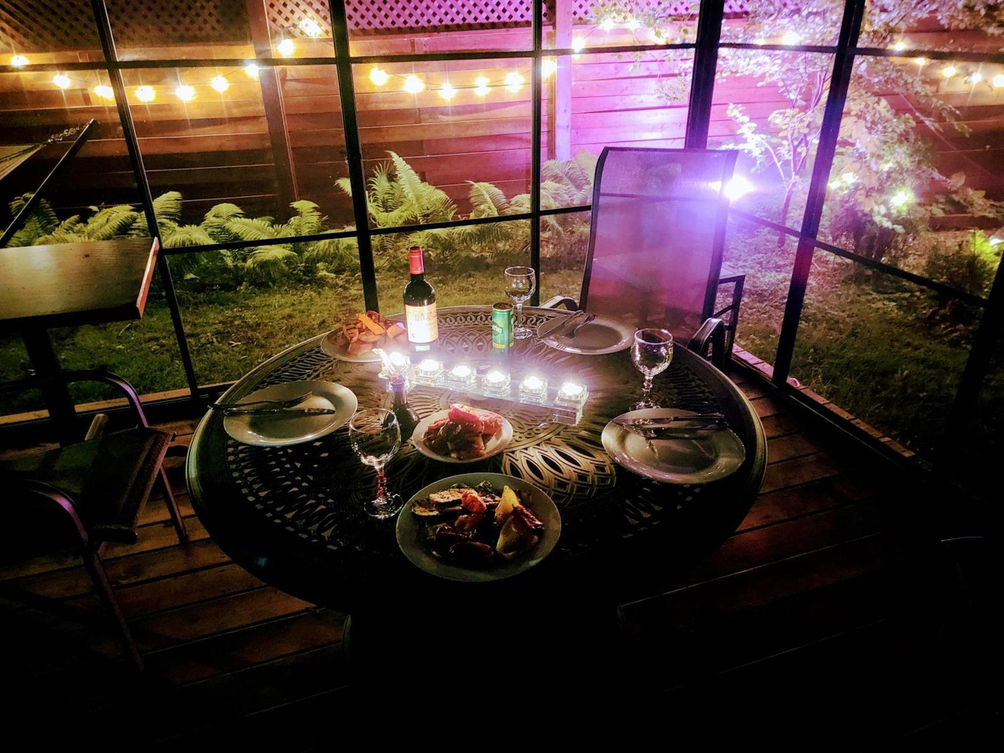 Kokomo Inn Bed And Breakfast Ottawa-Gatineau'S Only Tropical Riverfront B&B On The National Capital Cycling Pathway Route Verte #1 - For Adults Only - Chambre D'Hotes Tropical Aux Berges Des Outaouais Bnb #17542O Ngoại thất bức ảnh