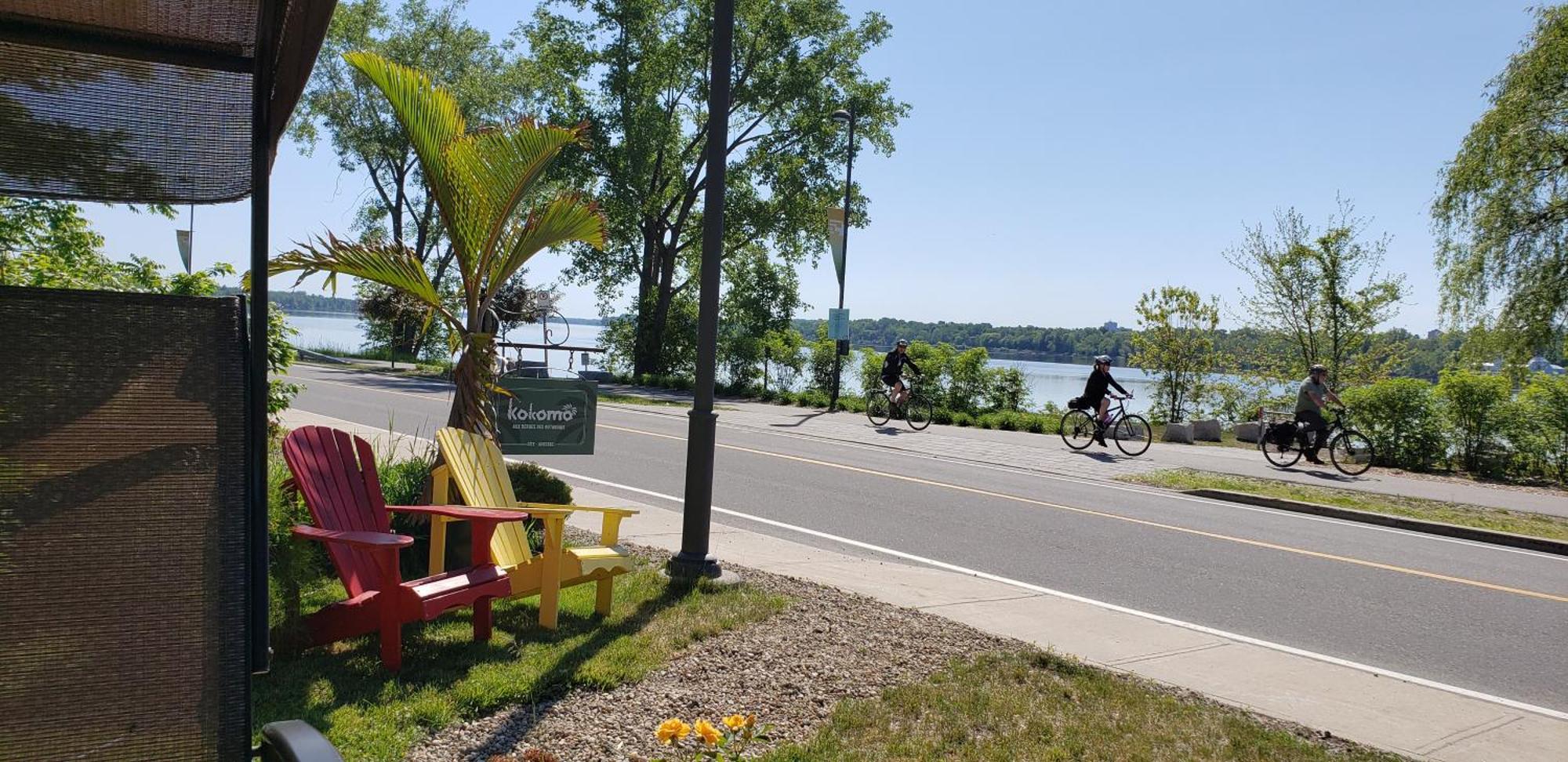 Kokomo Inn Bed And Breakfast Ottawa-Gatineau'S Only Tropical Riverfront B&B On The National Capital Cycling Pathway Route Verte #1 - For Adults Only - Chambre D'Hotes Tropical Aux Berges Des Outaouais Bnb #17542O Ngoại thất bức ảnh