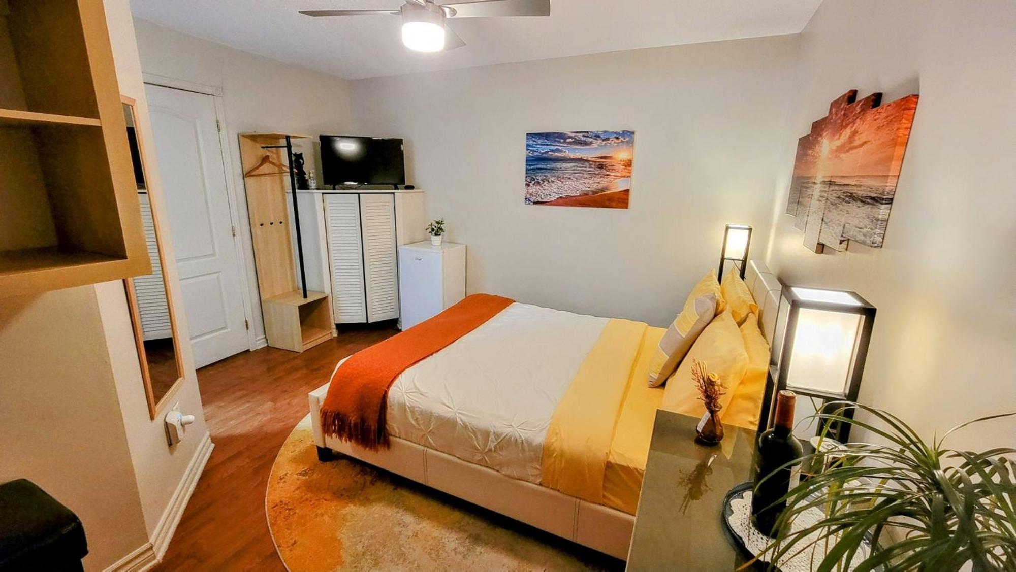 Kokomo Inn Bed And Breakfast Ottawa-Gatineau'S Only Tropical Riverfront B&B On The National Capital Cycling Pathway Route Verte #1 - For Adults Only - Chambre D'Hotes Tropical Aux Berges Des Outaouais Bnb #17542O Ngoại thất bức ảnh