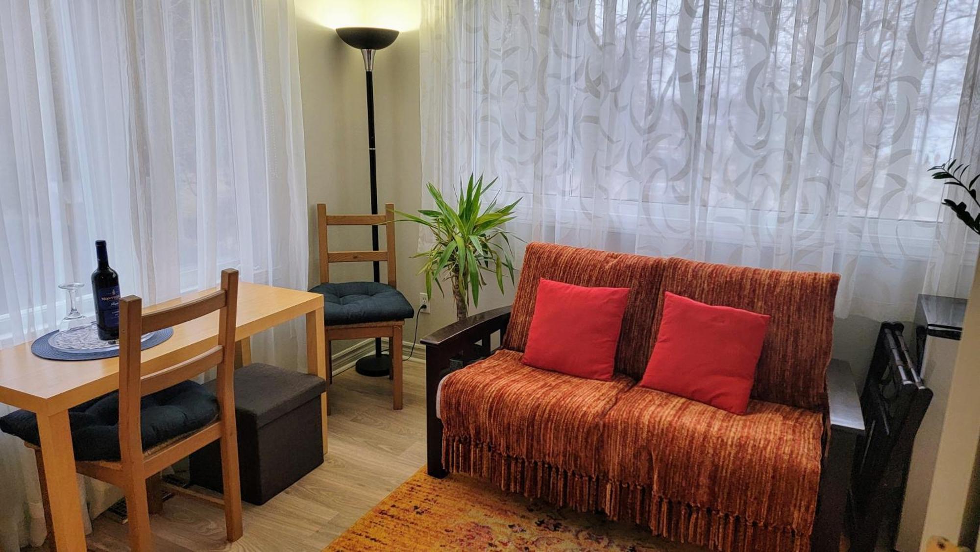 Kokomo Inn Bed And Breakfast Ottawa-Gatineau'S Only Tropical Riverfront B&B On The National Capital Cycling Pathway Route Verte #1 - For Adults Only - Chambre D'Hotes Tropical Aux Berges Des Outaouais Bnb #17542O Phòng bức ảnh