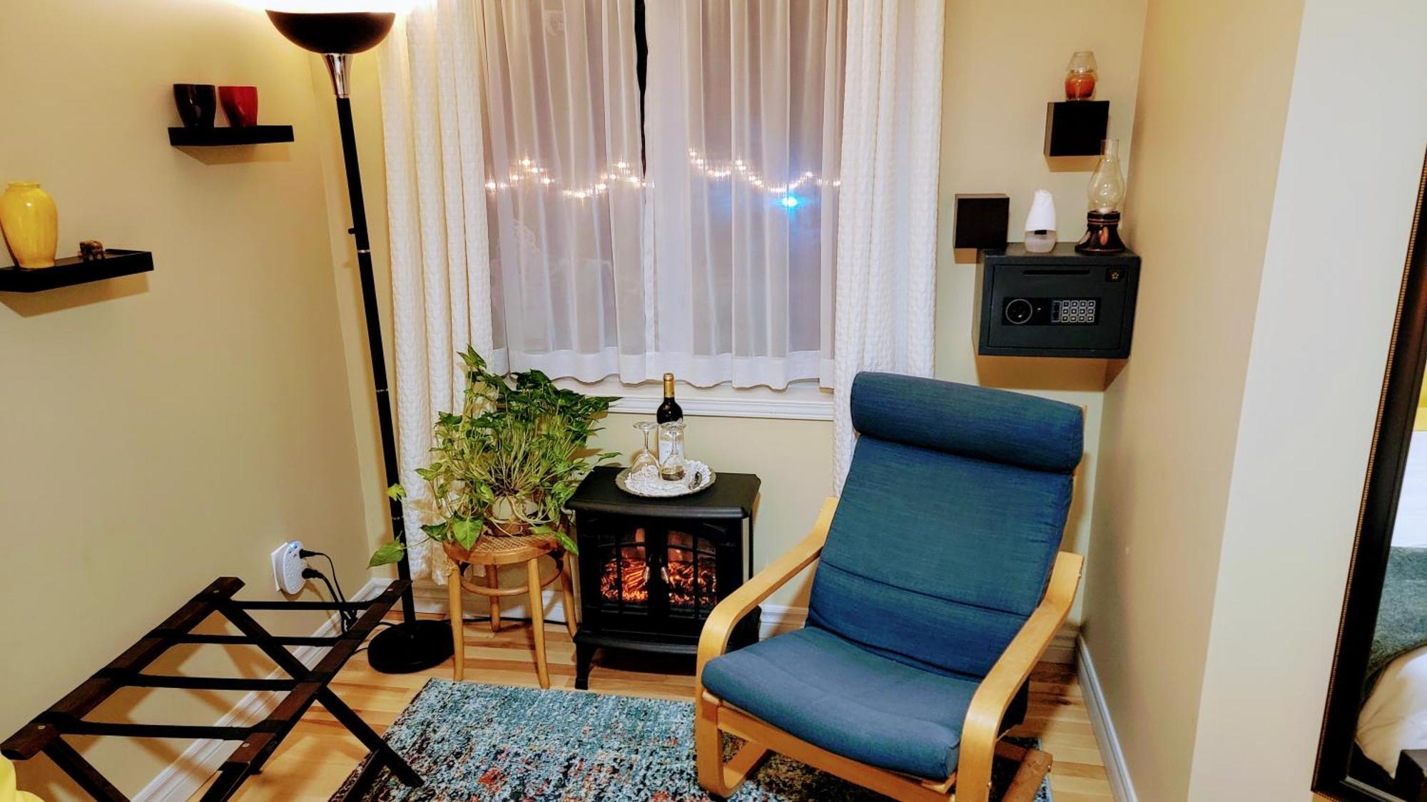 Kokomo Inn Bed And Breakfast Ottawa-Gatineau'S Only Tropical Riverfront B&B On The National Capital Cycling Pathway Route Verte #1 - For Adults Only - Chambre D'Hotes Tropical Aux Berges Des Outaouais Bnb #17542O Phòng bức ảnh